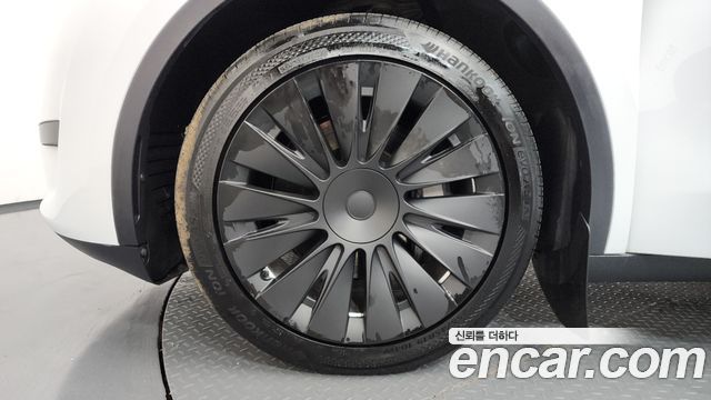 Tesla Model Y 2024 — photo 5