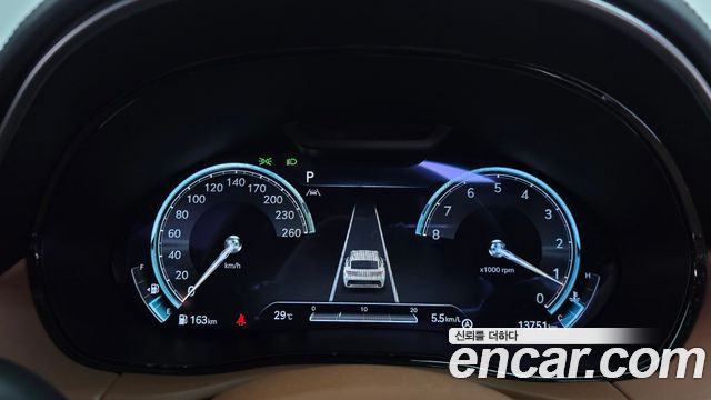 Genesis GV70 2024 — photo 11