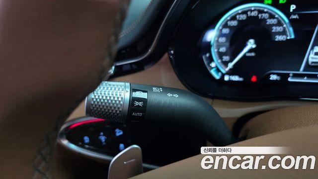 Genesis GV70 2024 — photo 27