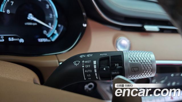 Genesis GV70 2024 — photo 28