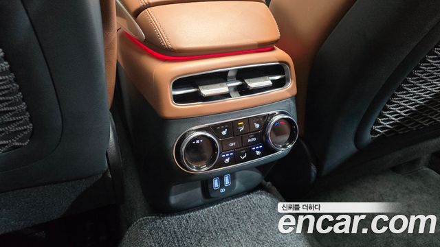 Genesis GV70 2024 — photo 29