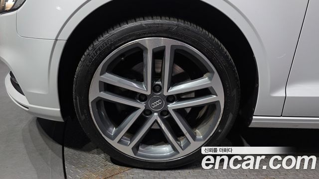 Audi A3 2019 — photo 5