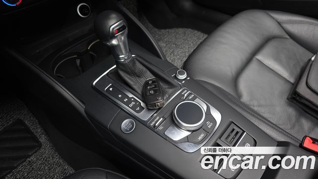 Audi A3 2019 — photo 12