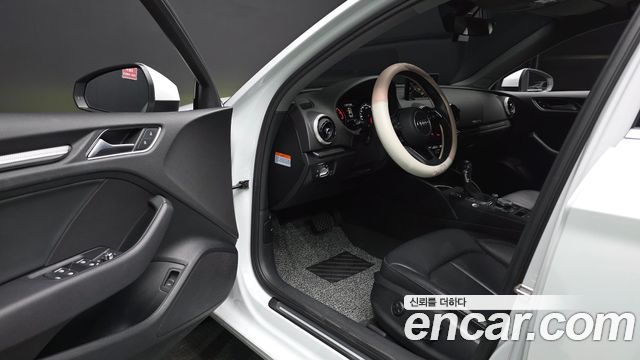 Audi A3 2019 — photo 13
