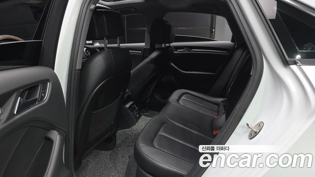 Audi A3 2019 — photo 17