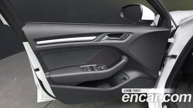 Audi A3 2019 — photo 14