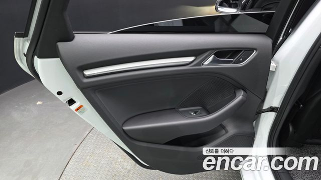 Audi A3 2019 — photo 15