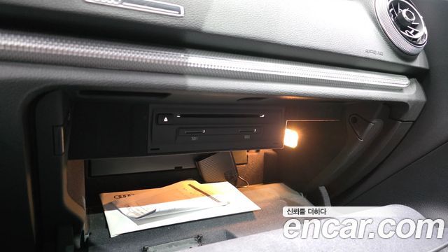 Audi A3 2019 — photo 33