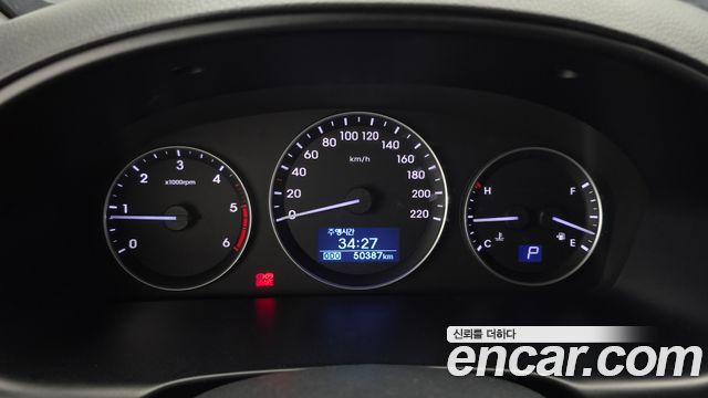 Hyundai Starex 2016 — photo 11