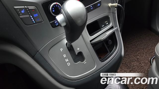 Hyundai Starex 2016 — photo 12