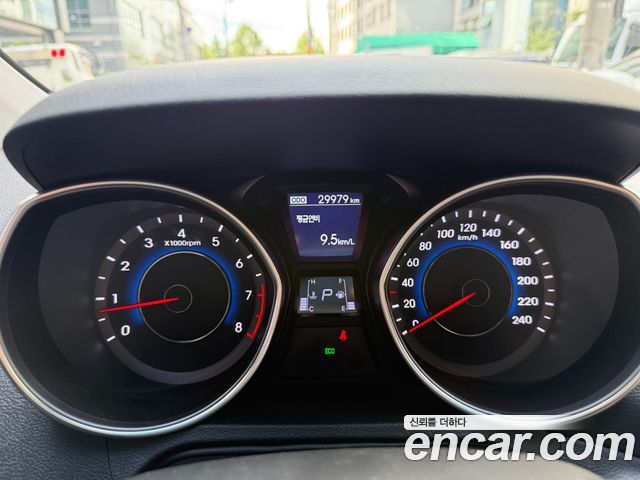 Hyundai AVANTE 2012 — photo 8