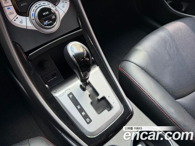 Hyundai AVANTE 2012 — photo 9