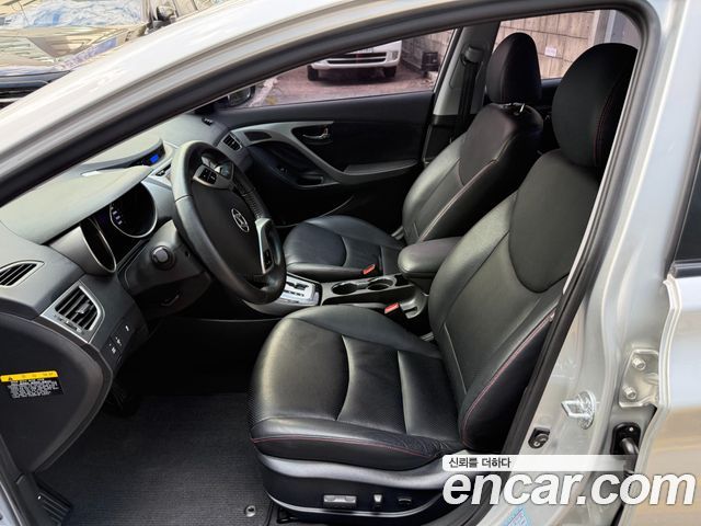 Hyundai AVANTE 2012 — photo 11