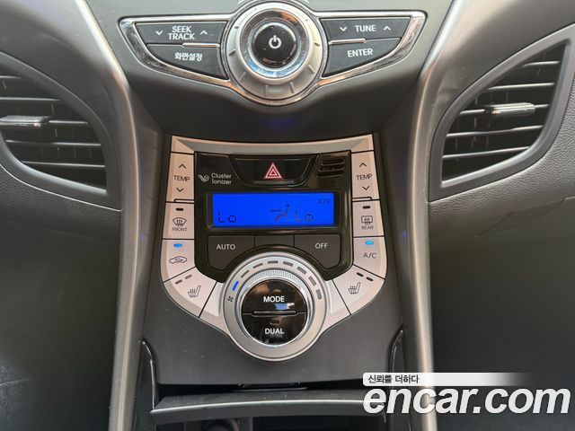 Hyundai AVANTE 2012 — photo 13