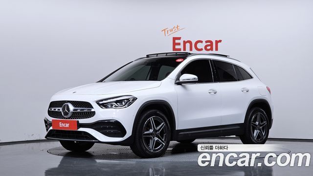 Mercedes-Benz GLA-Class 2023 — photo 1