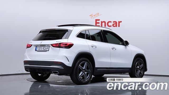 Mercedes-Benz GLA-Class 2023 — photo 2
