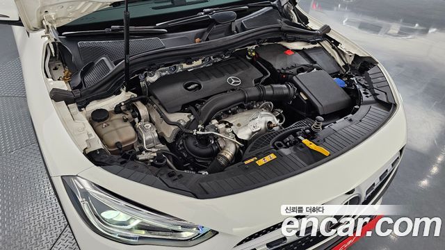 Mercedes-Benz GLA-Class 2023 — photo 6