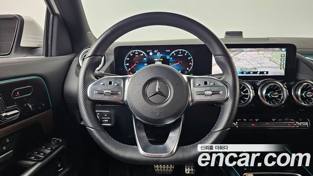 Mercedes-Benz GLA-Class 2023 — photo 13