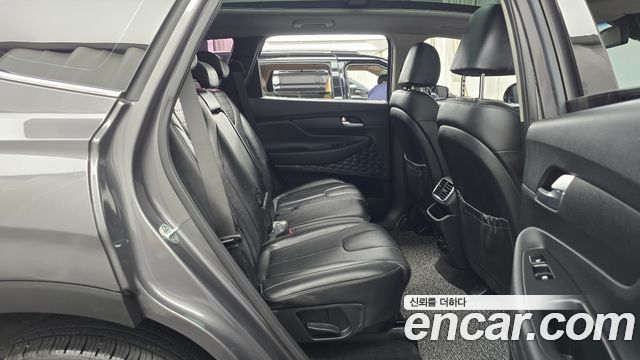 Hyundai Santafe 2019 — photo 17