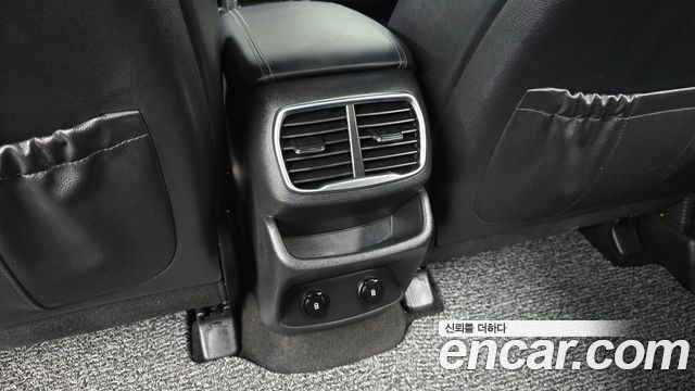 Hyundai Santafe 2019 — photo 31