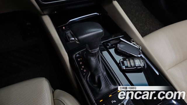Kia K7 2016 — photo 12