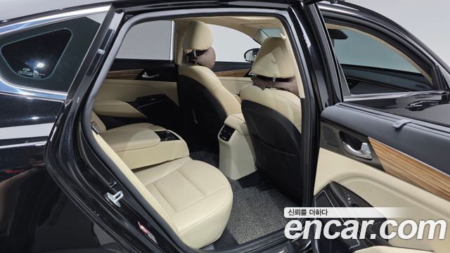 Kia K7 2016 — photo 18