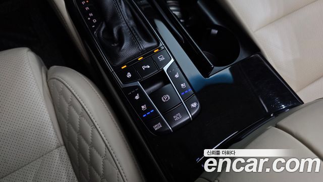 Kia K7 2016 — photo 24