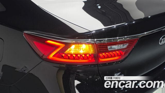 Kia K7 2016 — photo 9