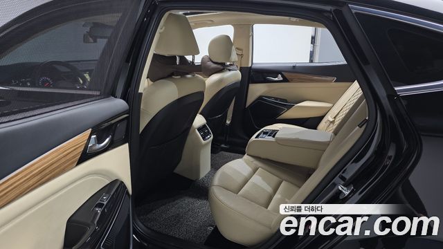 Kia K7 2016 — photo 16