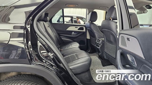 Mercedes-Benz GLE-Class 2019 — photo 12