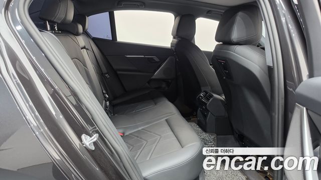 BMW 5-Series 2025 — photo 12