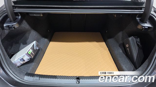 BMW 5-Series 2025 — photo 20
