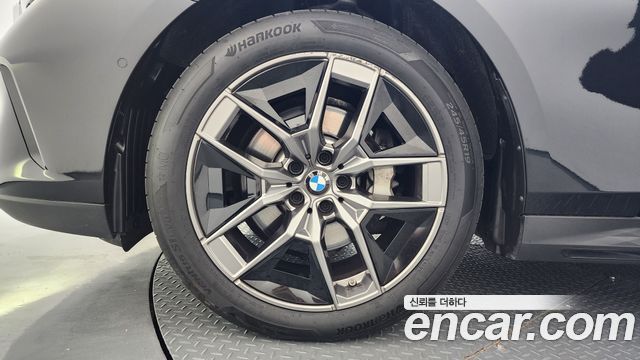 BMW 5-Series 2025 — photo 5