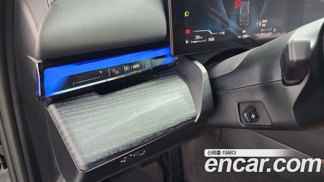 BMW 5-Series 2025 — photo 20