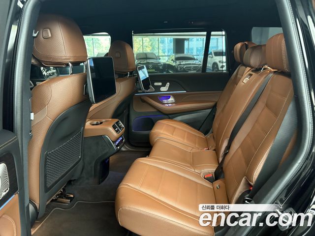 Mercedes-Benz GLS-Class 2025 — photo 12