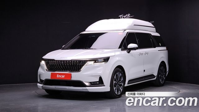 Kia Canival 2023 — photo 1