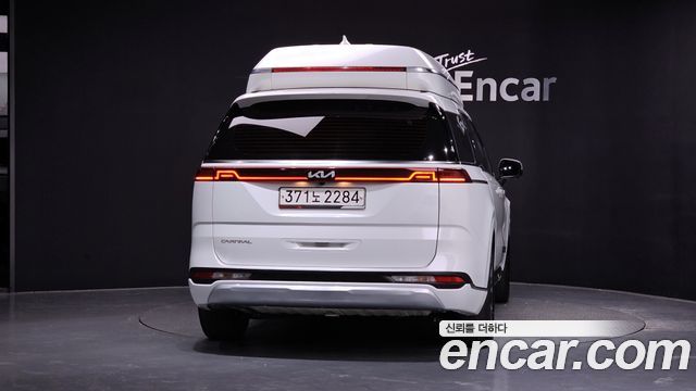 Kia Canival 2023 — photo 4