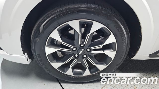 Kia Canival 2023 — photo 5