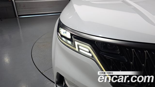 Kia Canival 2023 — photo 8