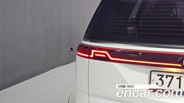 Kia Canival 2023 — photo 9