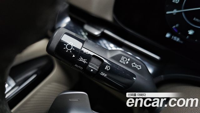 Kia Canival 2023 — photo 35