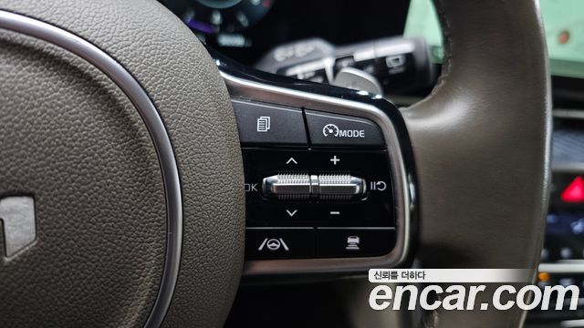 Kia Canival 2023 — photo 36
