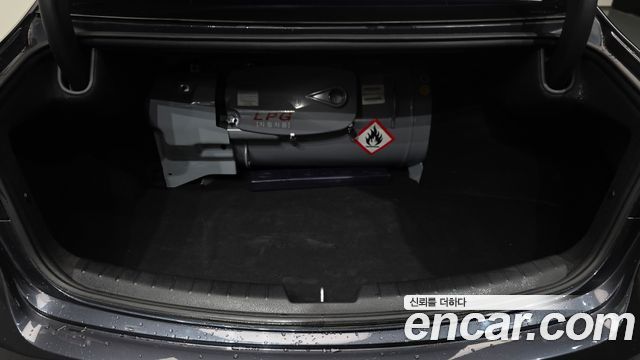 Kia K7 2016 — photo 26