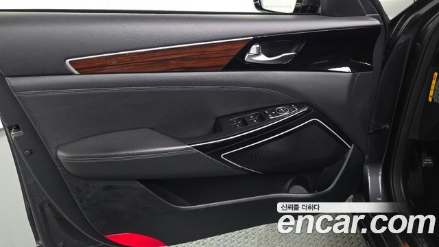 Kia K7 2016 — photo 14