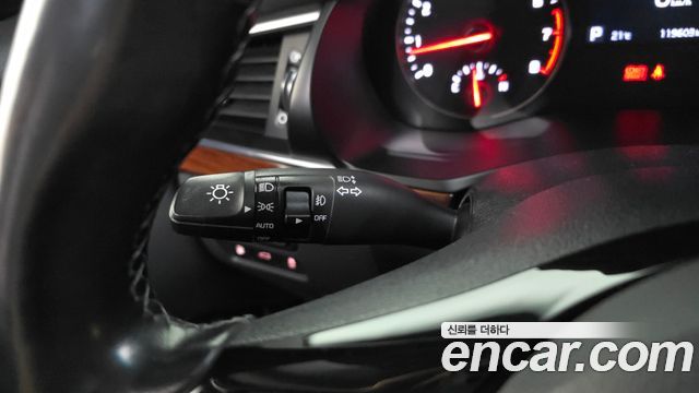 Kia K7 2016 — photo 28