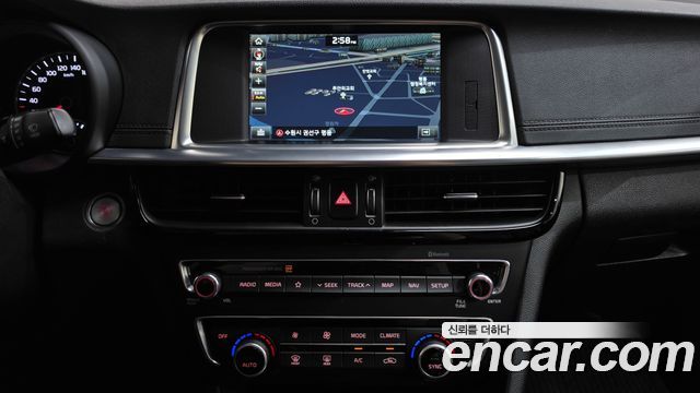 Kia K5 2019 — photo 20