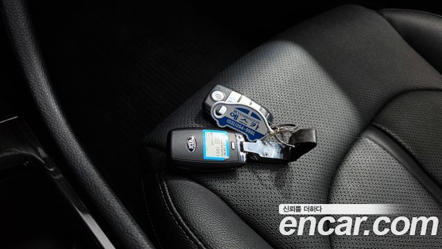 Kia K5 2019 — photo 23