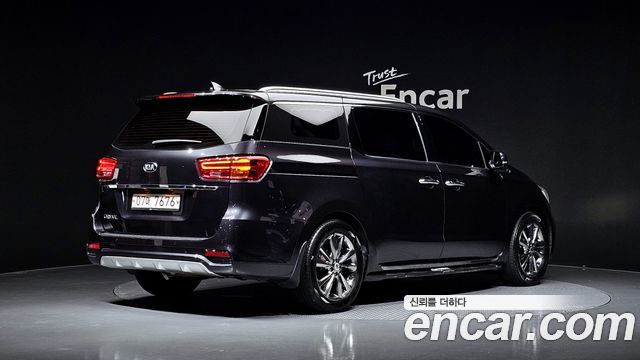 Kia Canival 2019 — photo 2