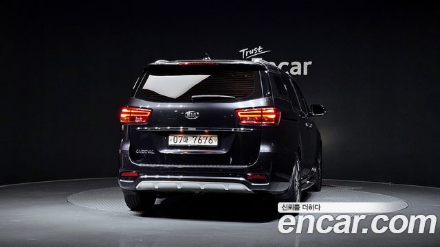Kia Canival 2019 — photo 4