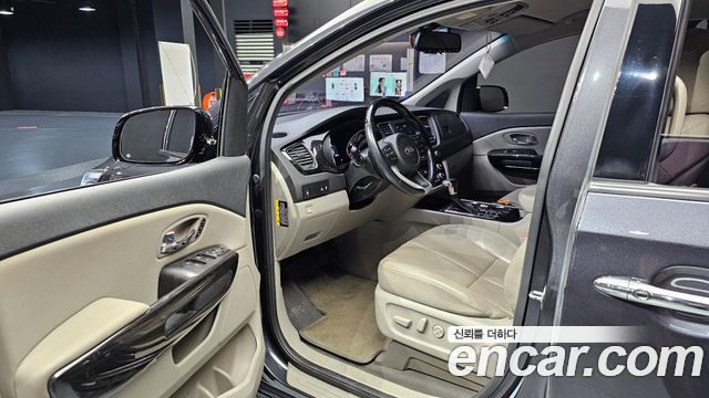 Kia Canival 2019 — photo 13
